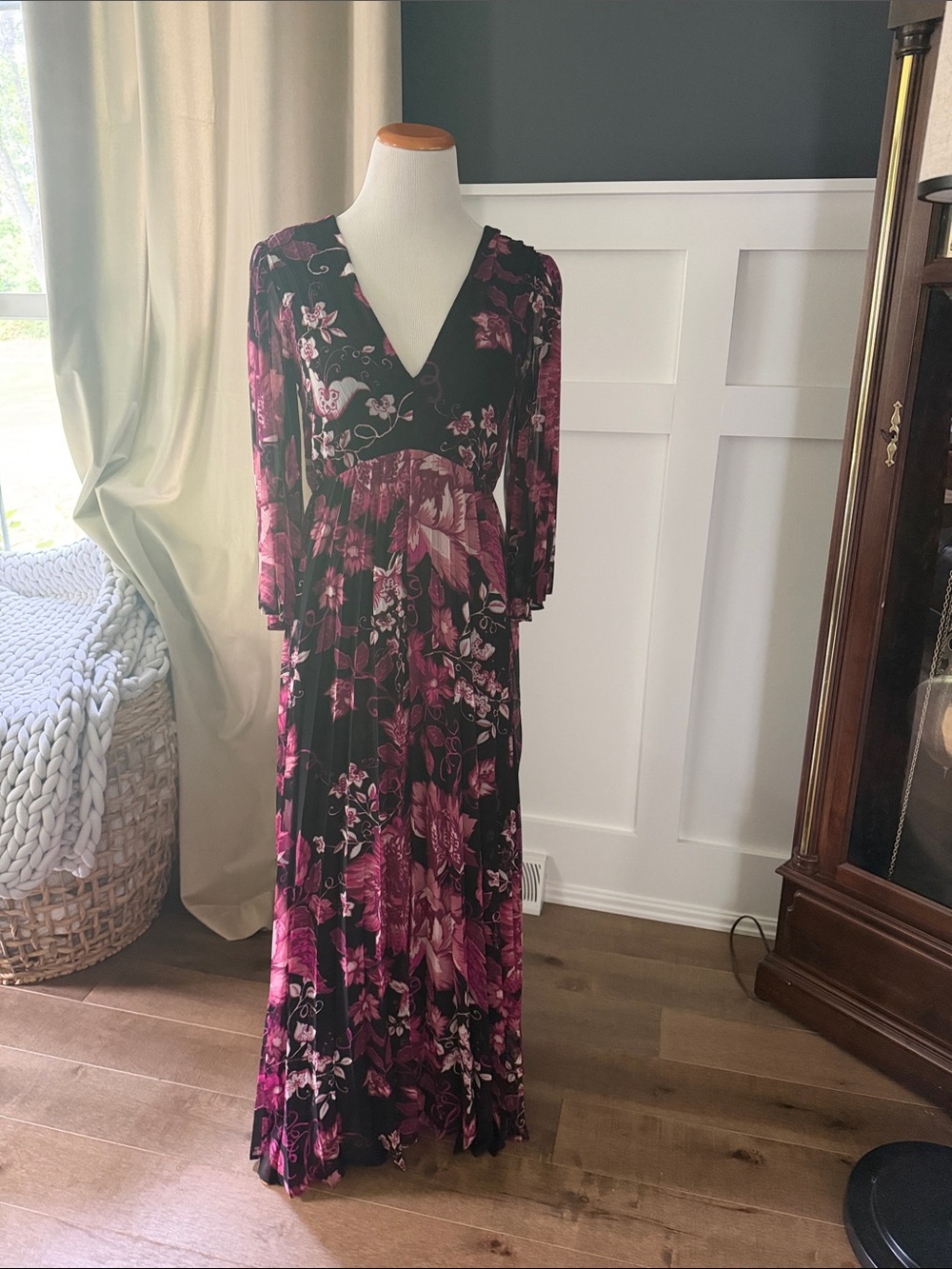 Express Black and Magenta Floral V-Neck Maxi Dress with Three-Quarter Sleeves